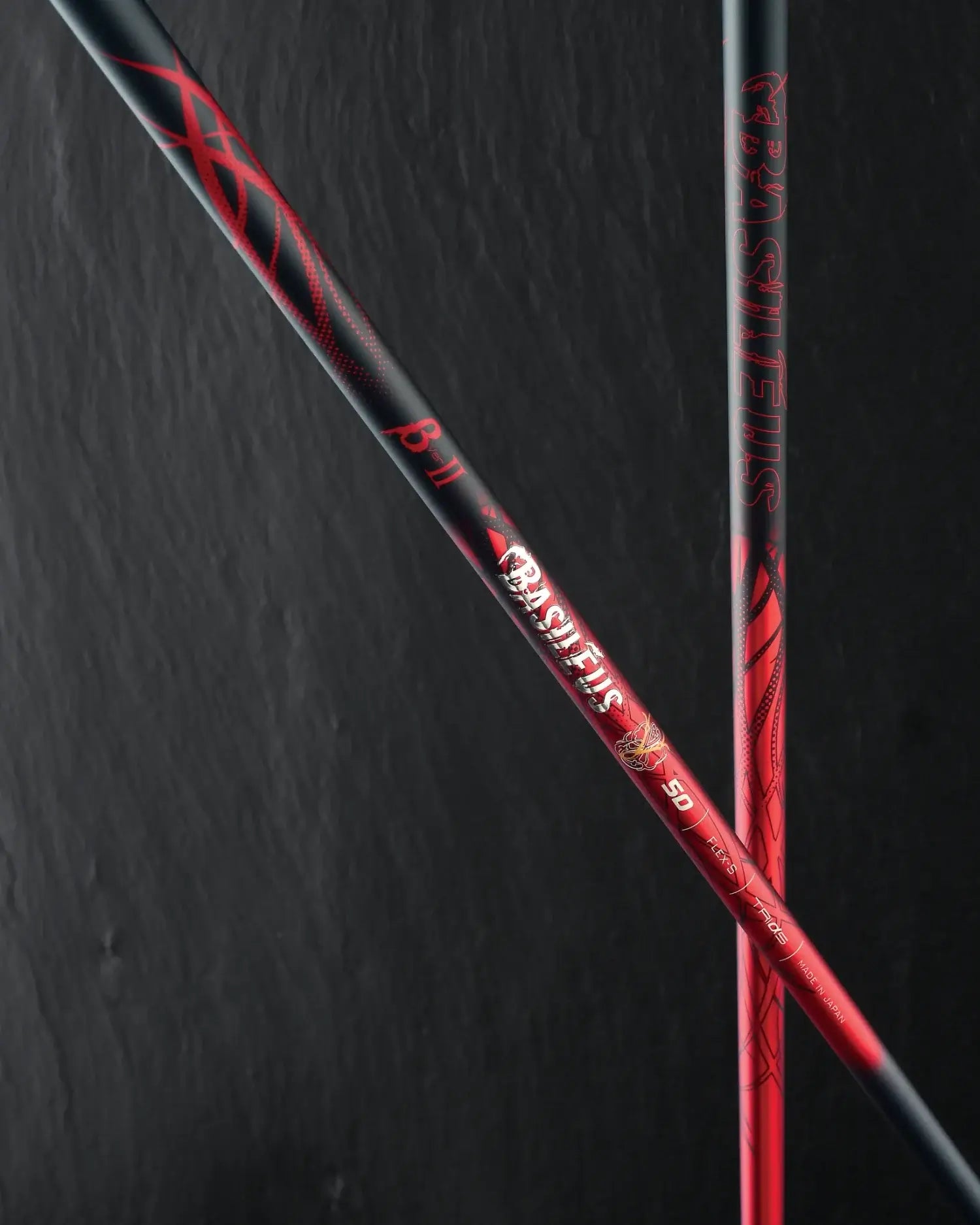 Basileus β Beta Ⅱ Shaft featuring bold red and black design, known for strong trajectory and high elasticity fibers.