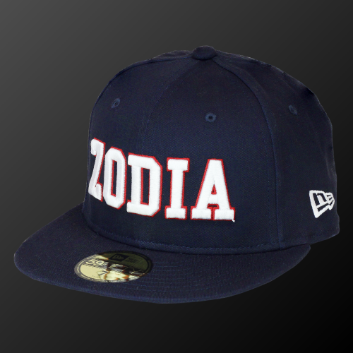 Zodia × NEW ERA 59FIFTY flat visor cap in navy with embroidered logo, classic style for any occasion.