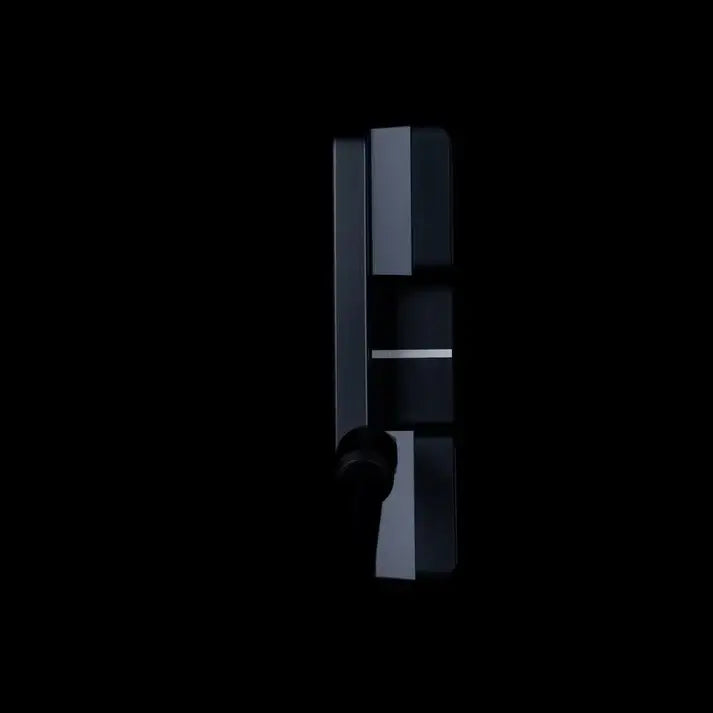 Image of the L.A.B. Golf Link.2.1 Standard Putter showcasing its sleek design and balanced features.